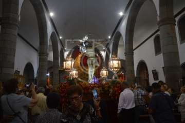 Oficios religiosos del mediodía y procesión del Santo Cristo de Telde (Foto TA)